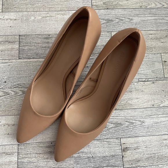 Old navy beige high heels - Picture 6 of 9